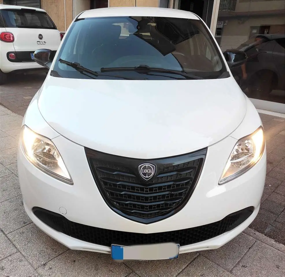 Photo 1 : Lancia Ypsilon 2015 GPL