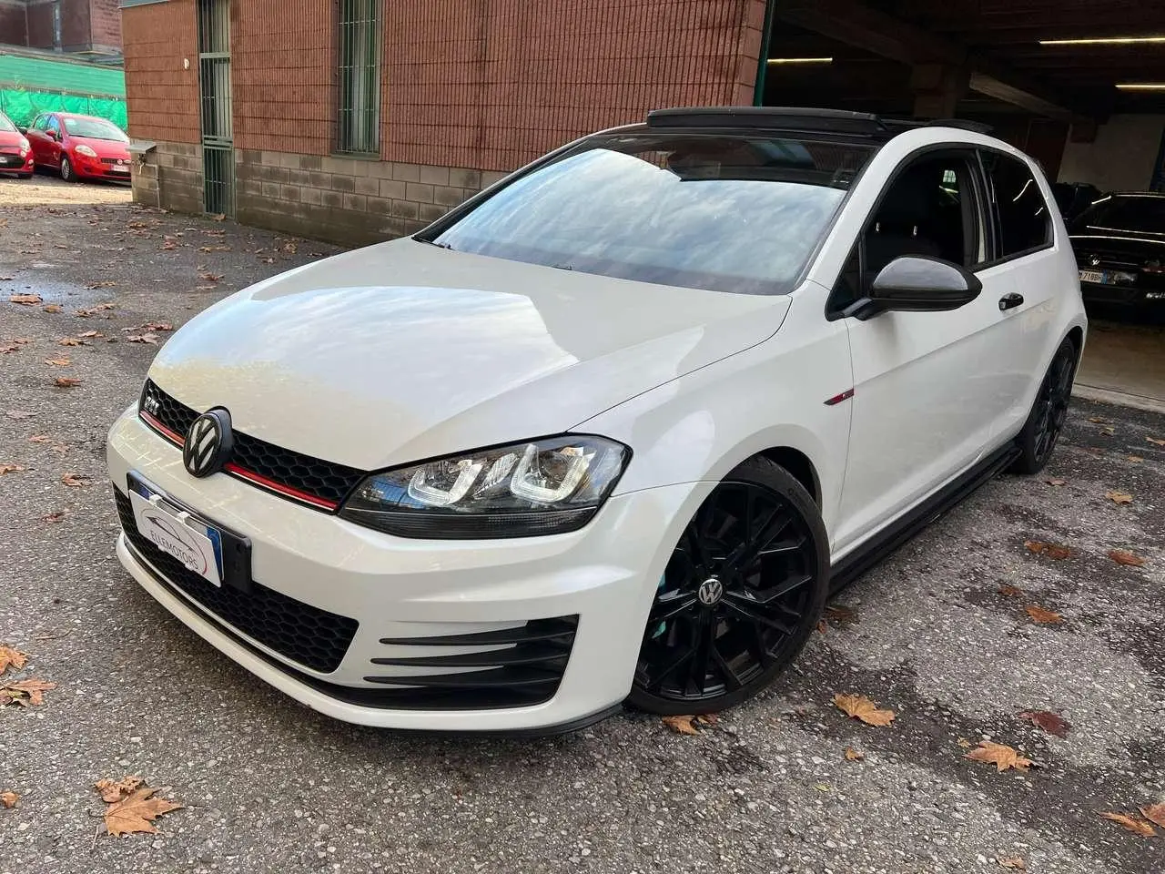 Photo 1 : Volkswagen Golf 2015 Petrol