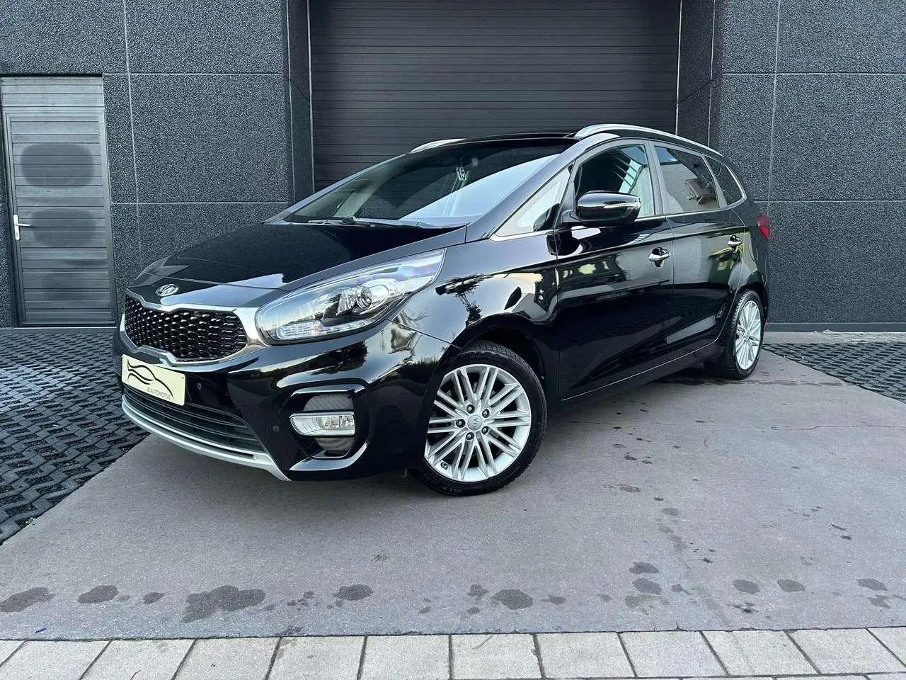 Photo 1 : Kia Carens 2017 Petrol