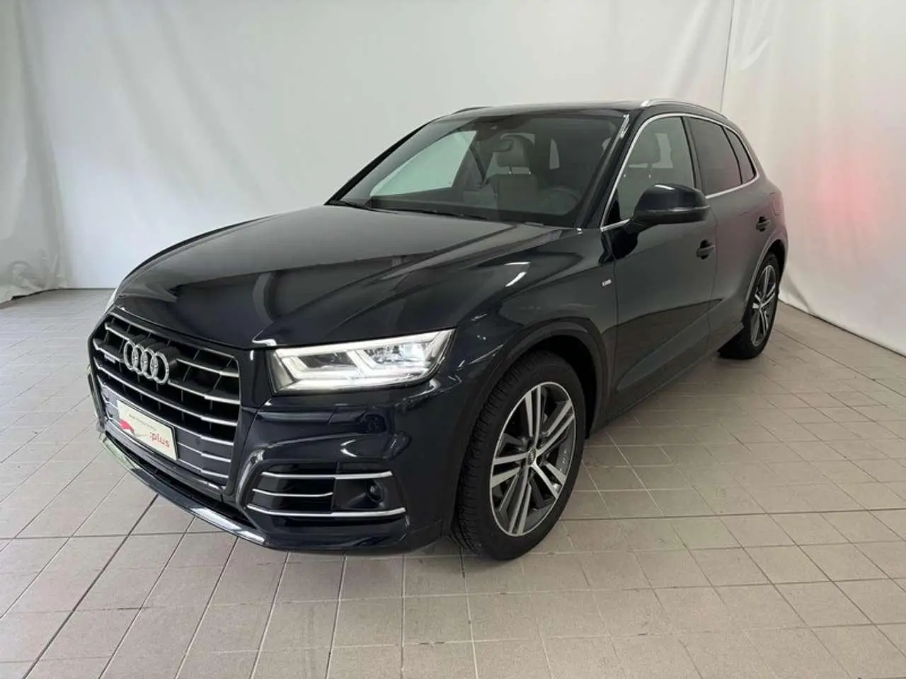 Photo 1 : Audi Q5 2020 Hybride