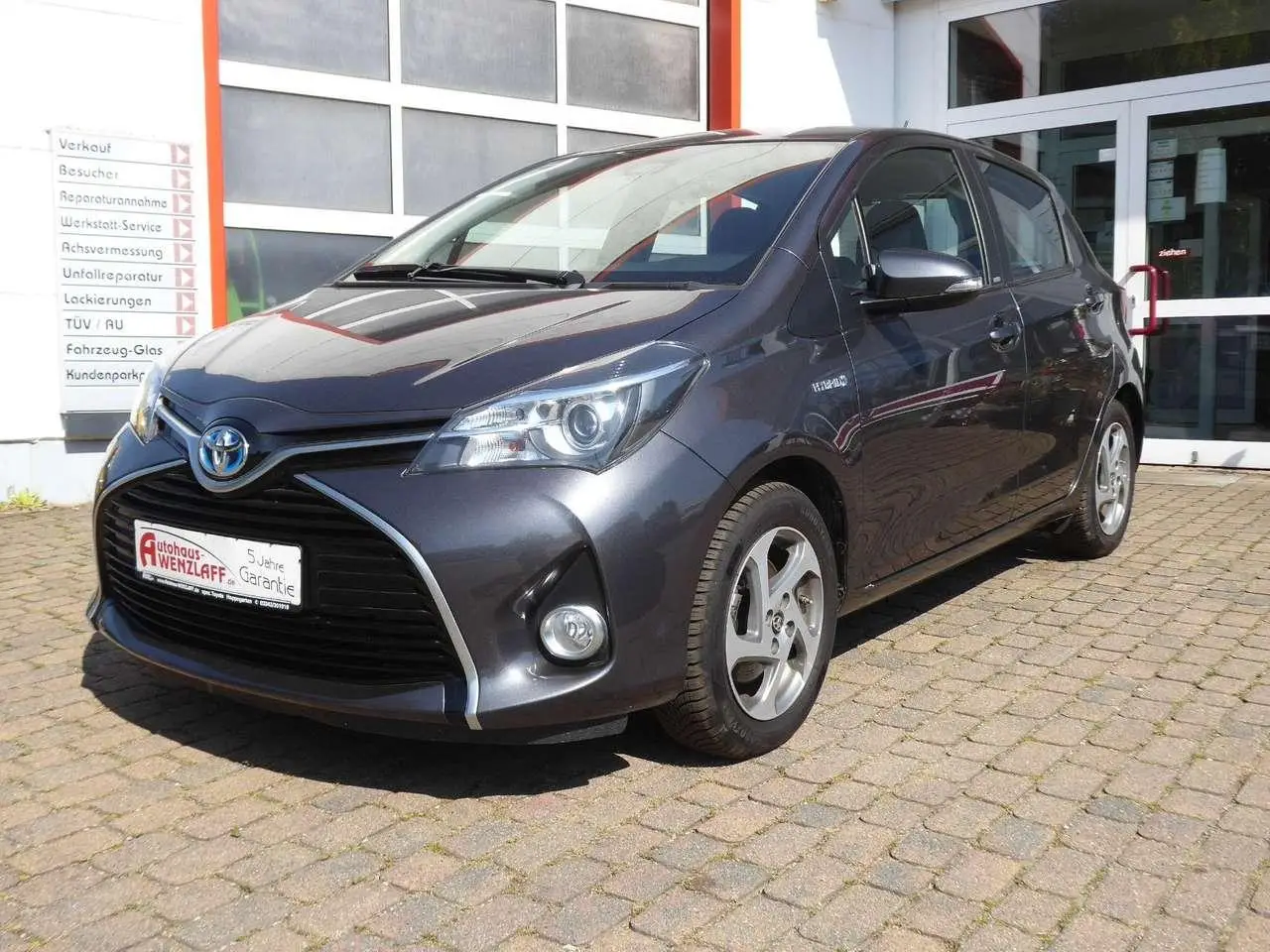 Photo 1 : Toyota Yaris 2017 Hybrid