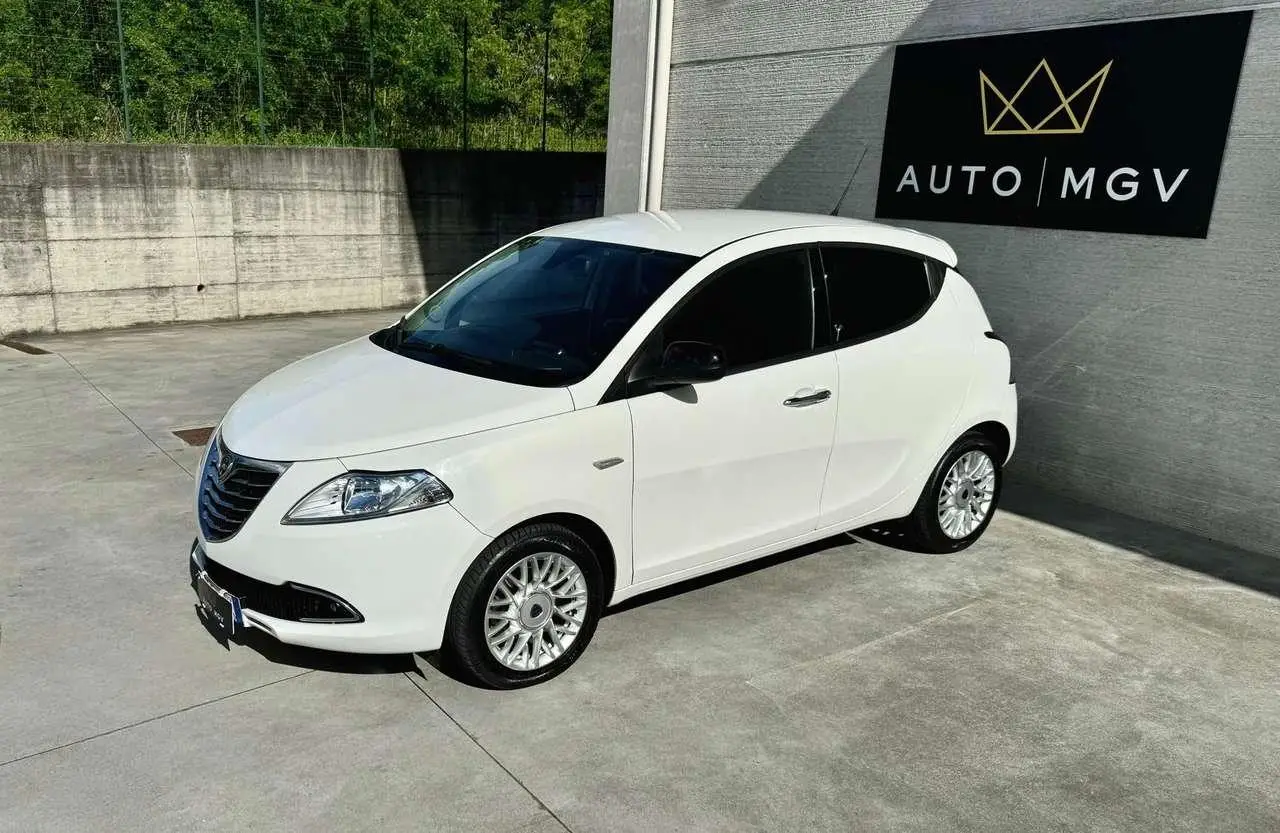 Photo 1 : Lancia Ypsilon 2015 Petrol