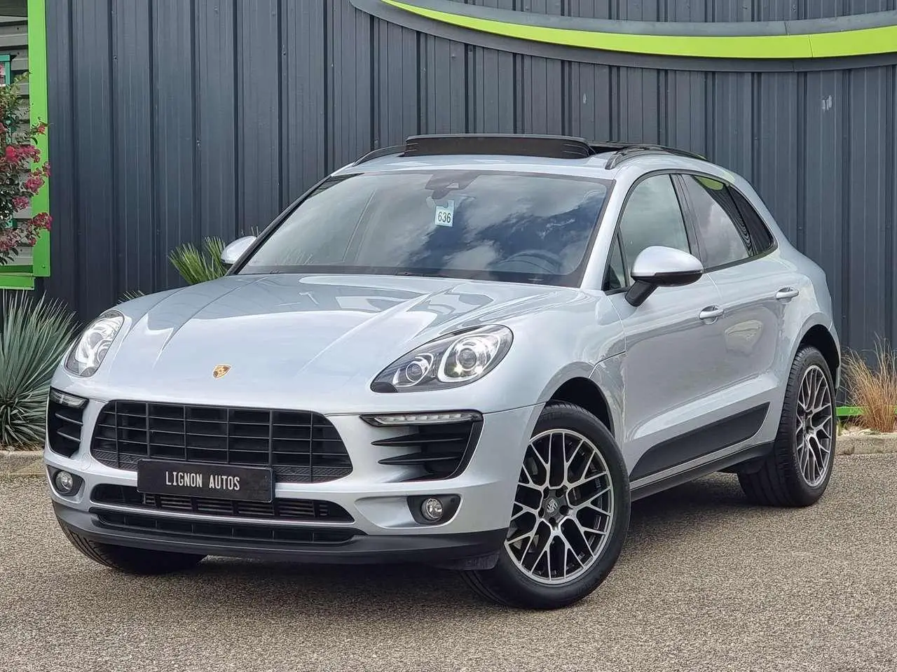 Photo 1 : Porsche Macan 2017 Essence