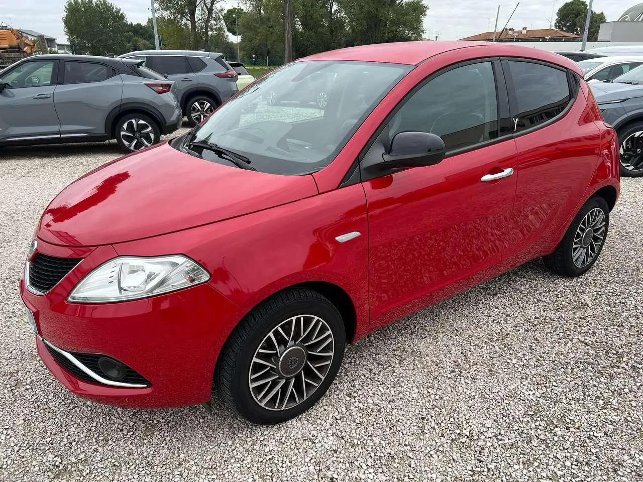 Photo 1 : Lancia Ypsilon 2017 Petrol