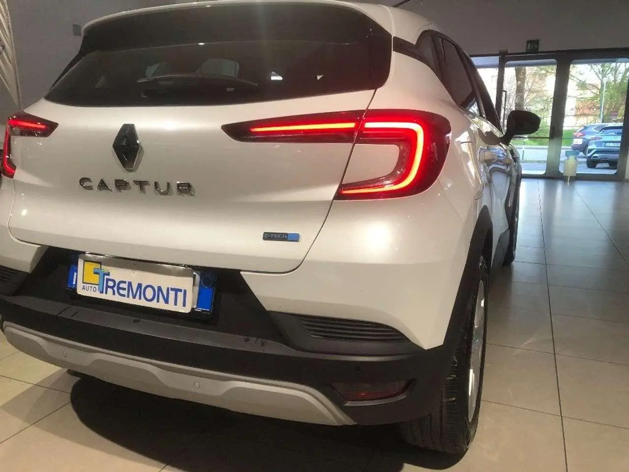 Photo 1 : Renault Captur 2021 Hybrid