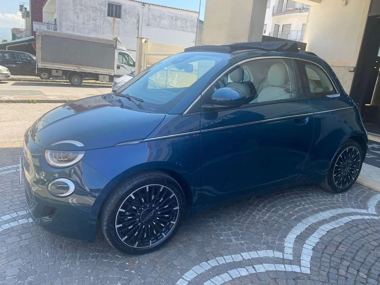 Photo 1 : Fiat 500 2022 Electric