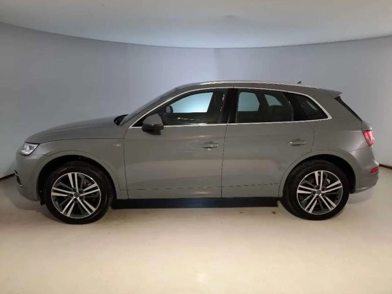 Photo 1 : Audi Q5 2020 Diesel