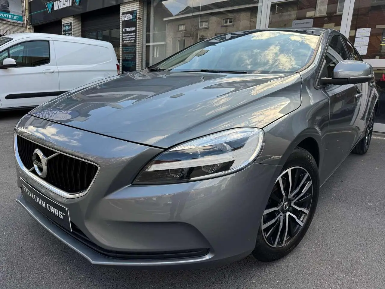 Photo 1 : Volvo V40 2019 Diesel