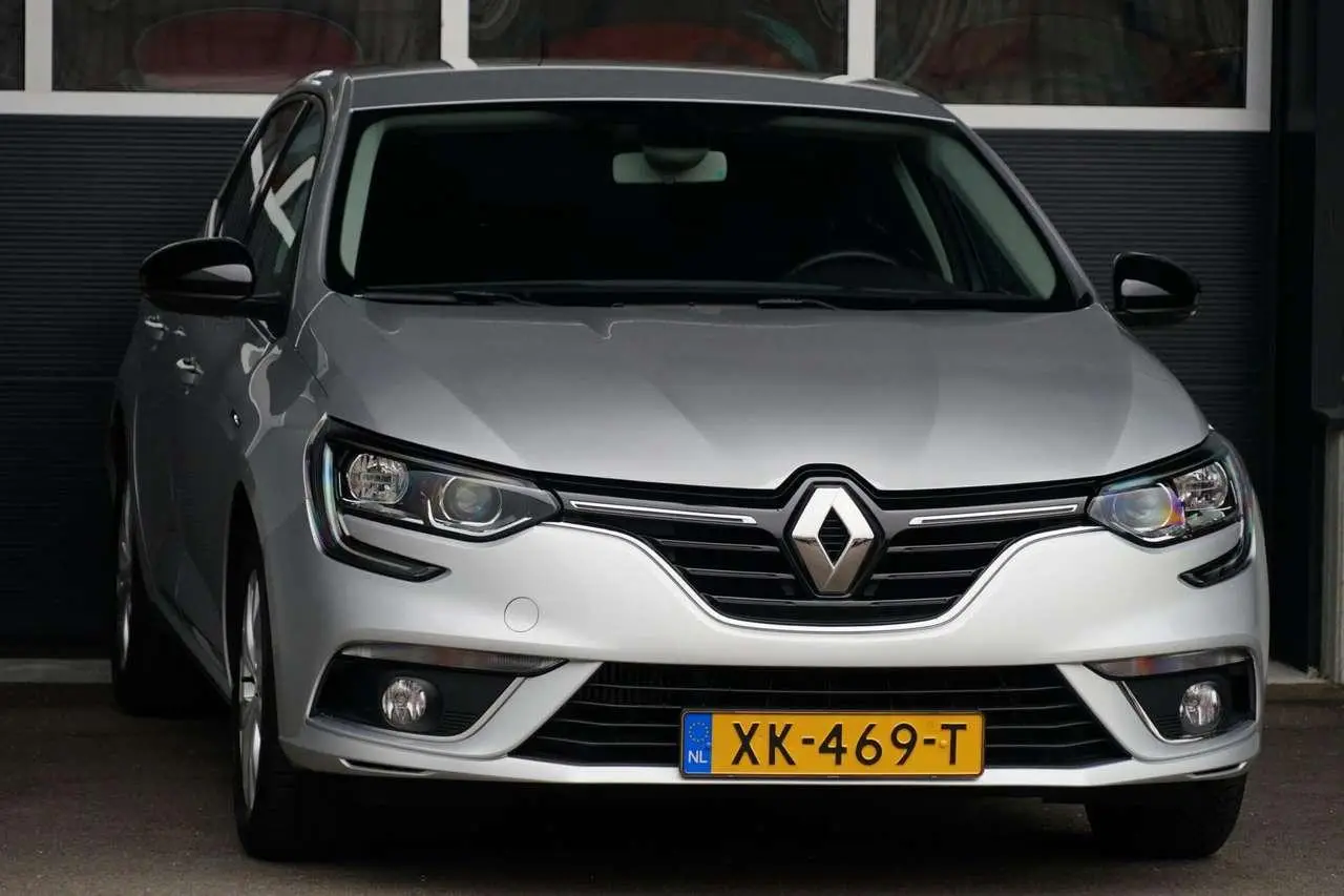 Photo 1 : Renault Megane 2019 Essence