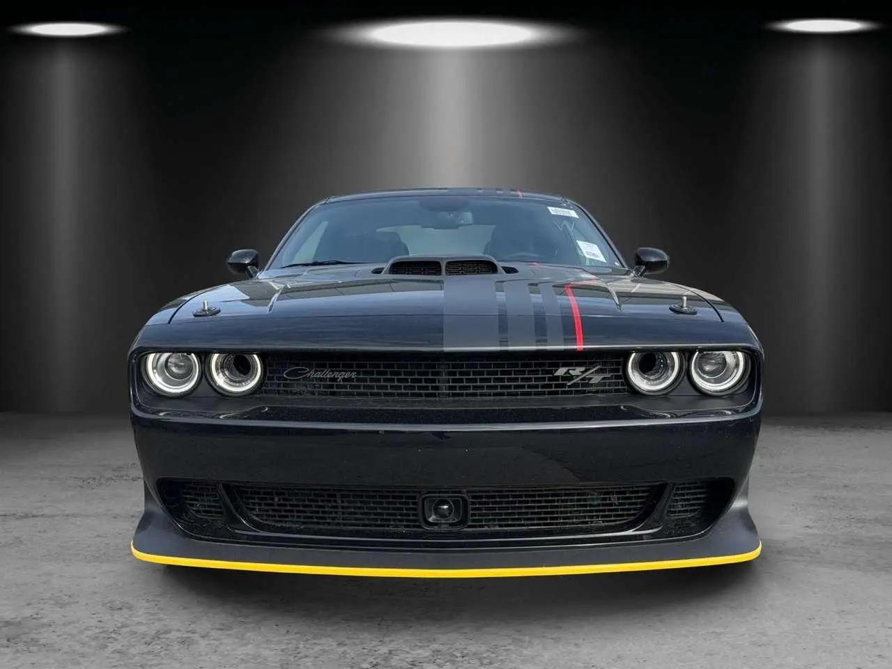 Photo 1 : Dodge Challenger 2024 Petrol