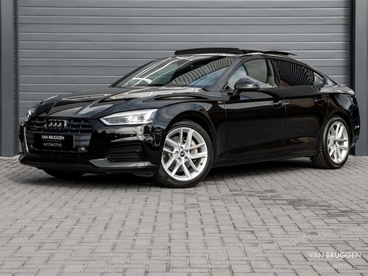 Photo 1 : Audi A5 2018 Petrol