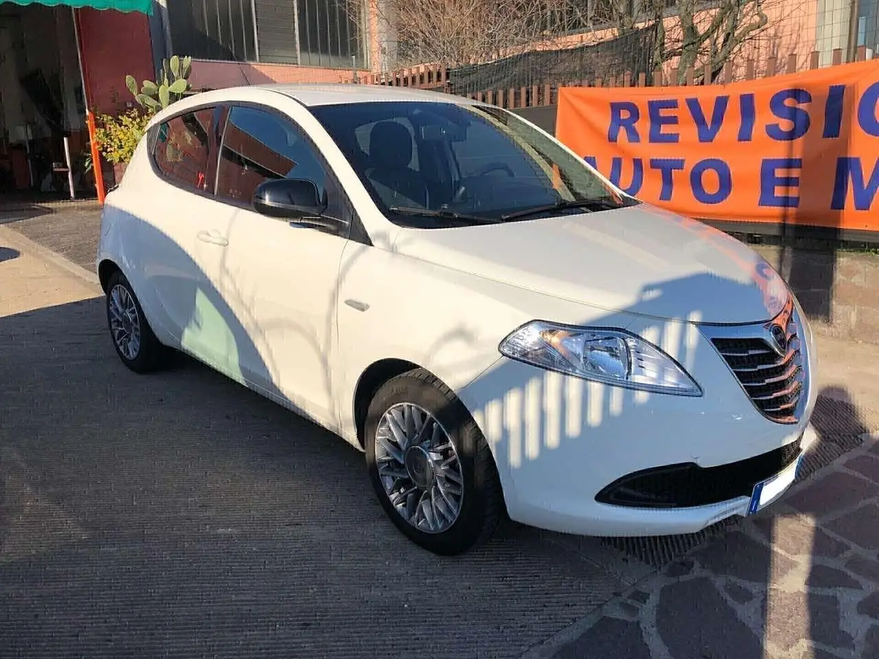 Photo 1 : Lancia Ypsilon 2015 Petrol