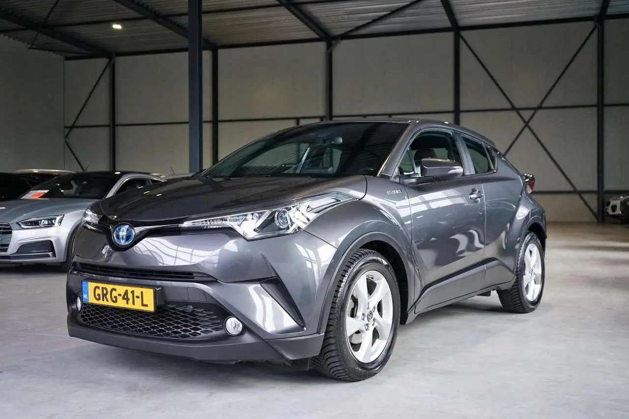 Photo 1 : Toyota C-hr 2018 Hybrid