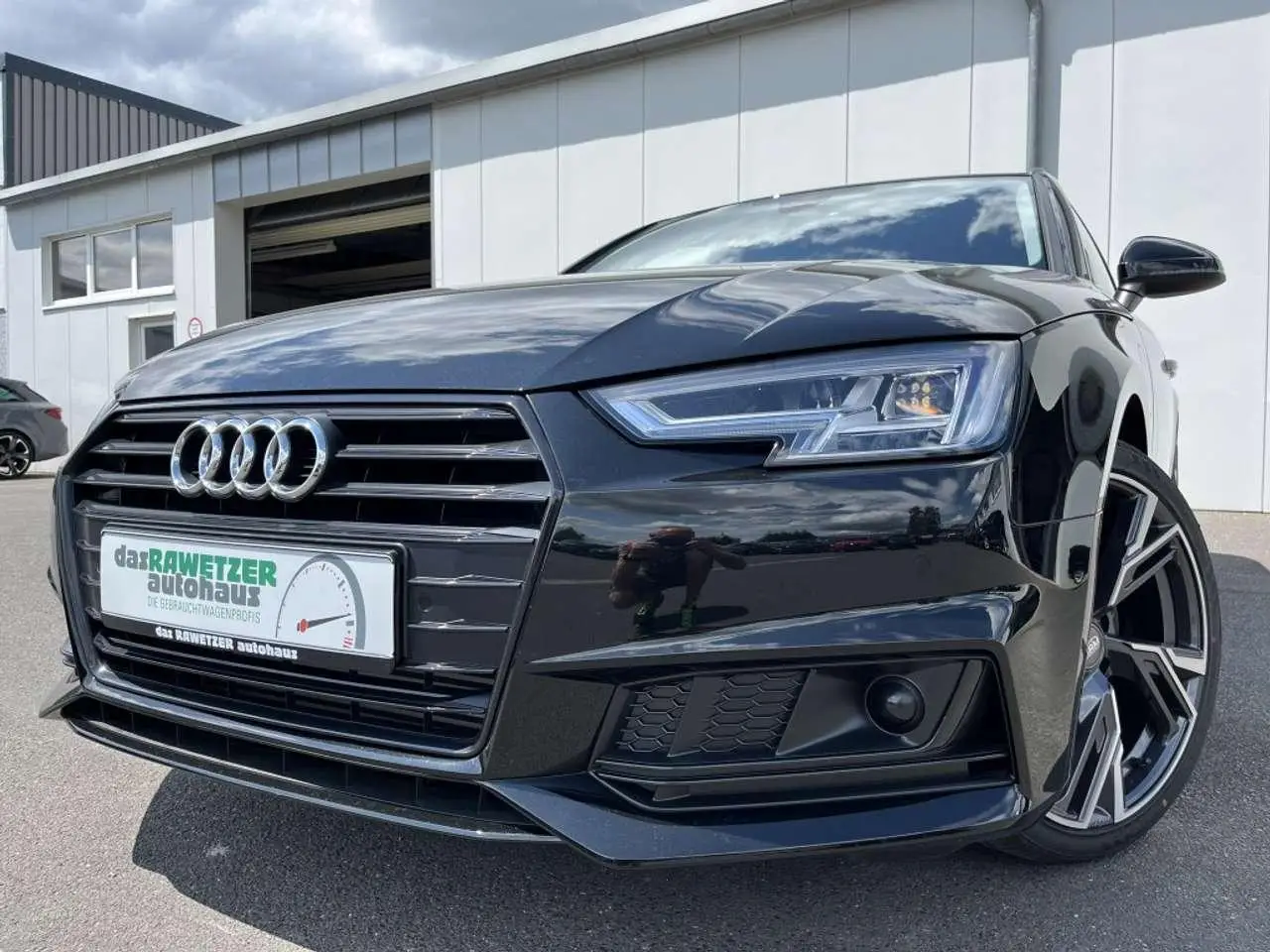 Photo 1 : Audi A4 2019 Essence