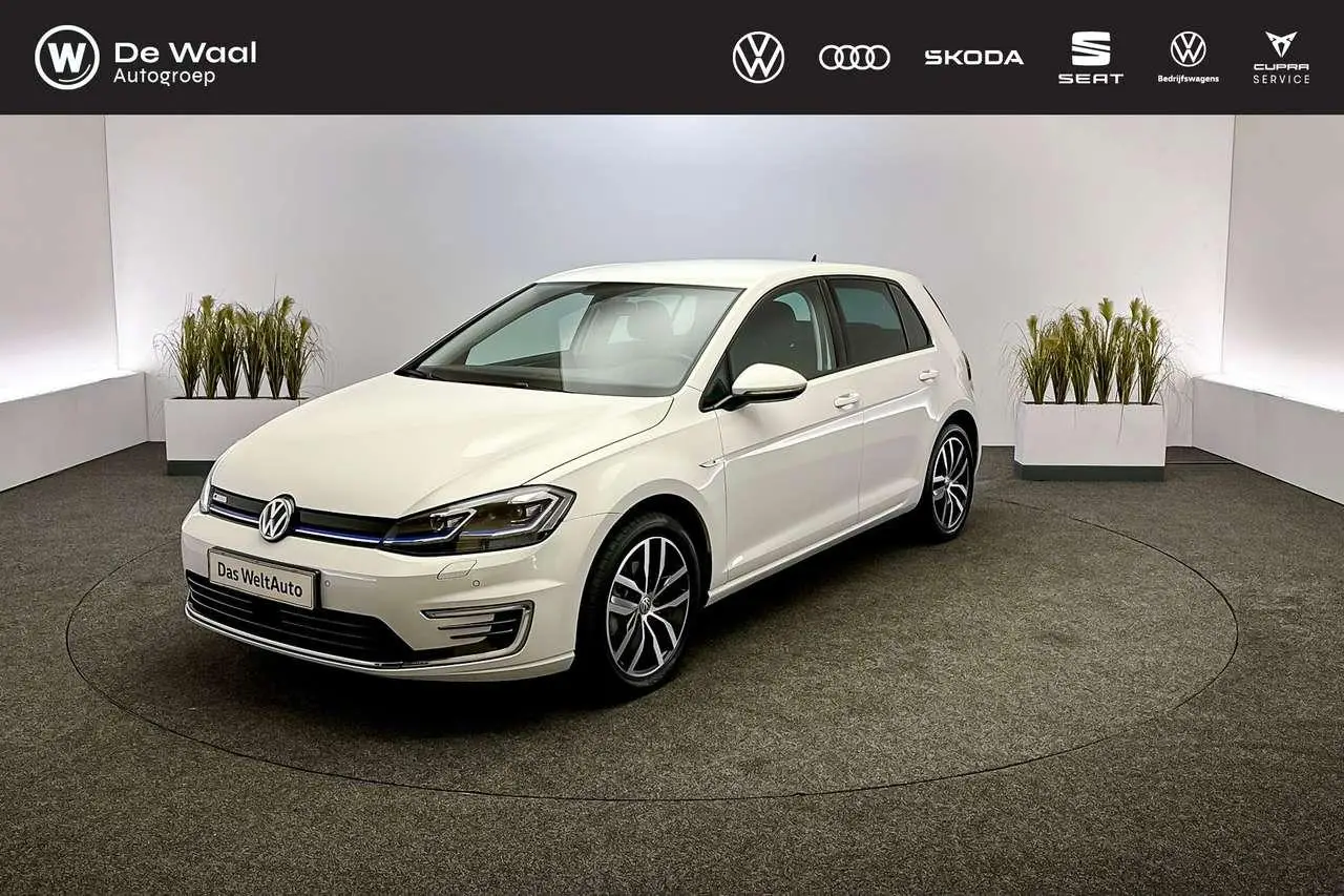 Photo 1 : Volkswagen Golf 2019 Électrique