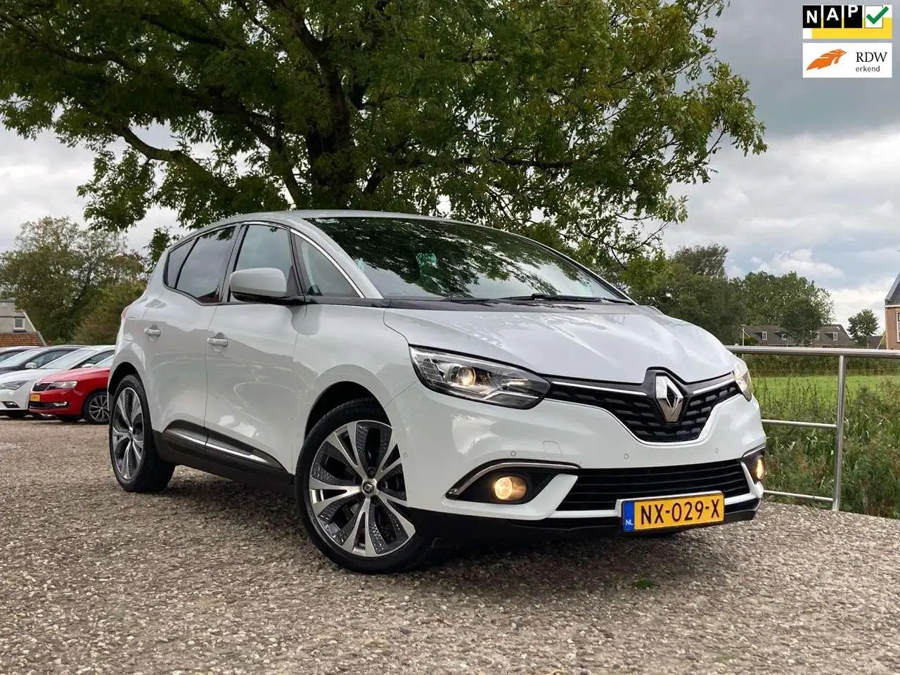 Photo 1 : Renault Scenic 2017 Petrol