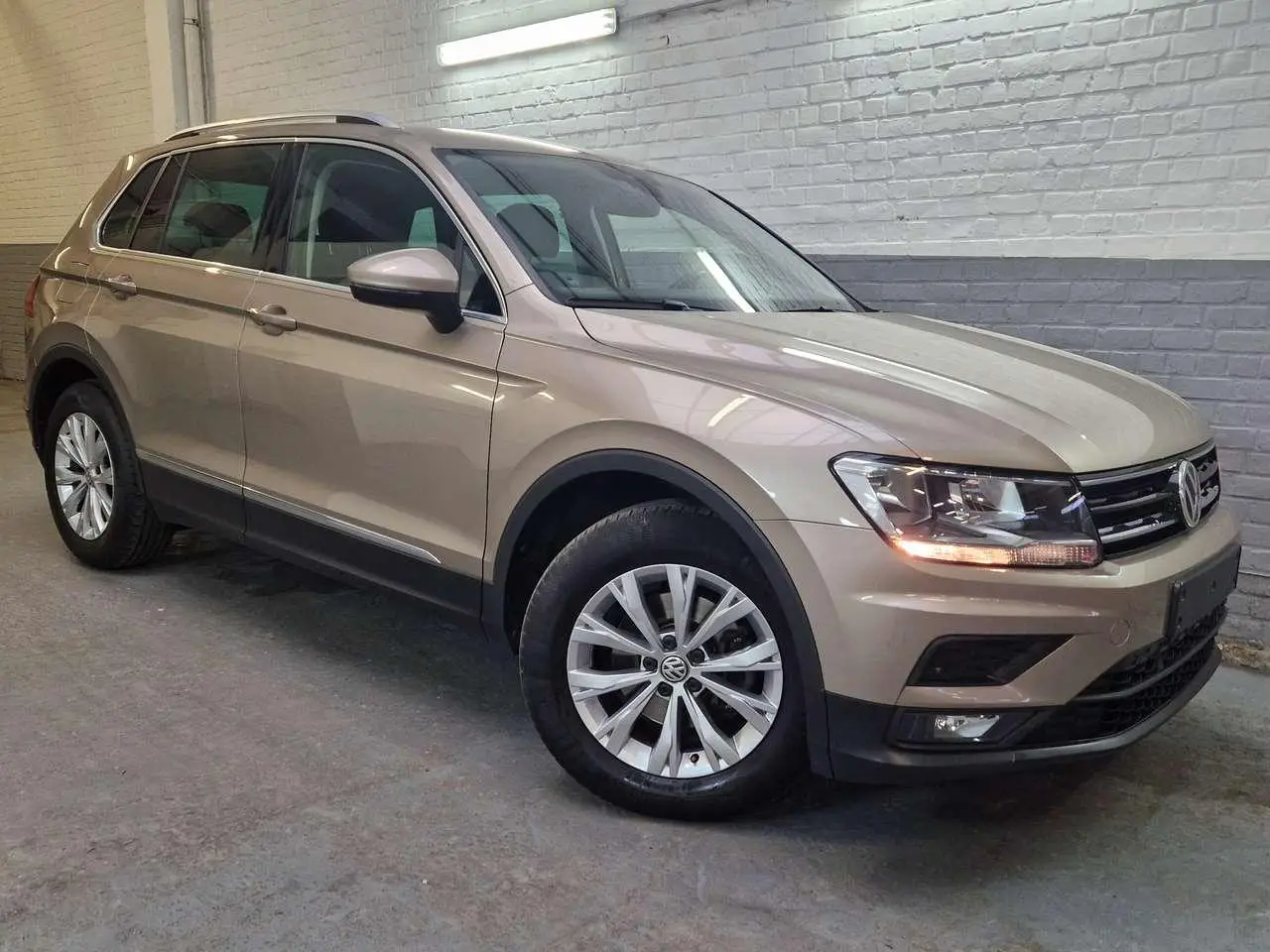 Photo 1 : Volkswagen Tiguan 2019 Essence