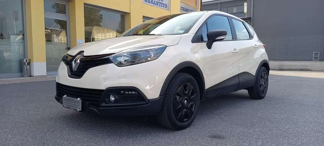 Photo 1 : Renault Captur 2015 Petrol