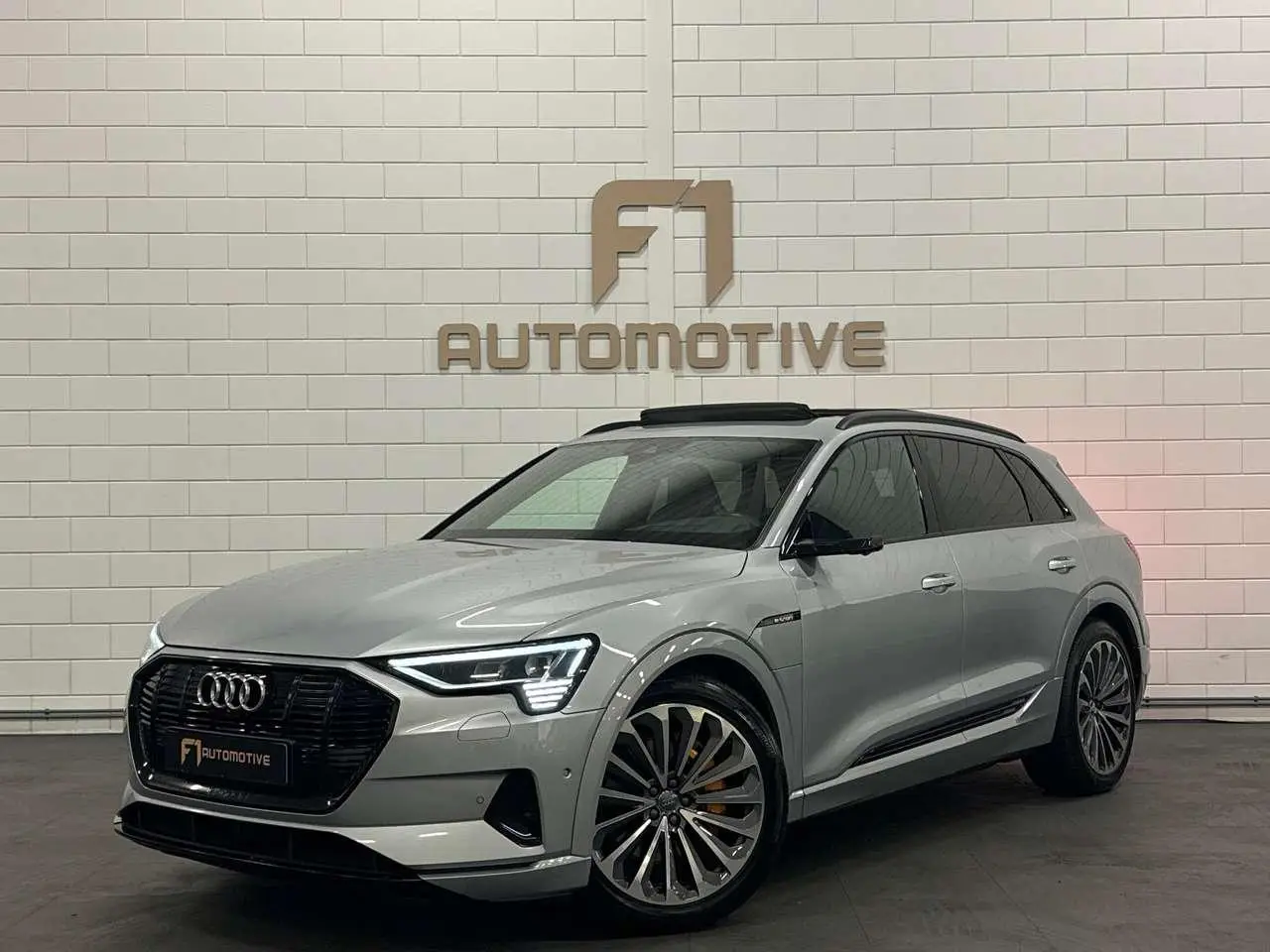 Photo 1 : Audi E-tron 2019 Electric