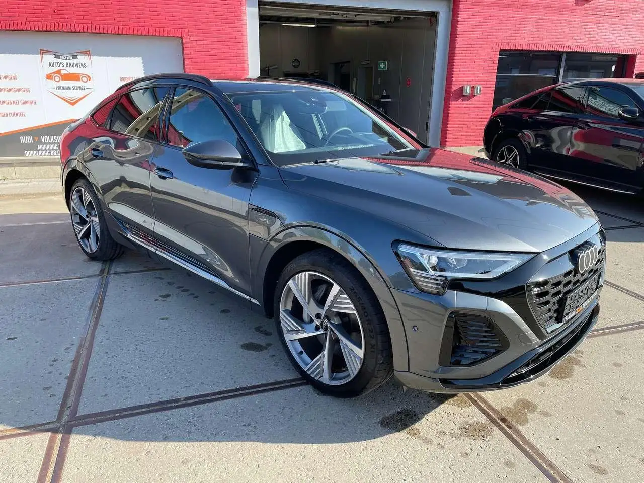 Photo 1 : Audi Q8 2023 Électrique