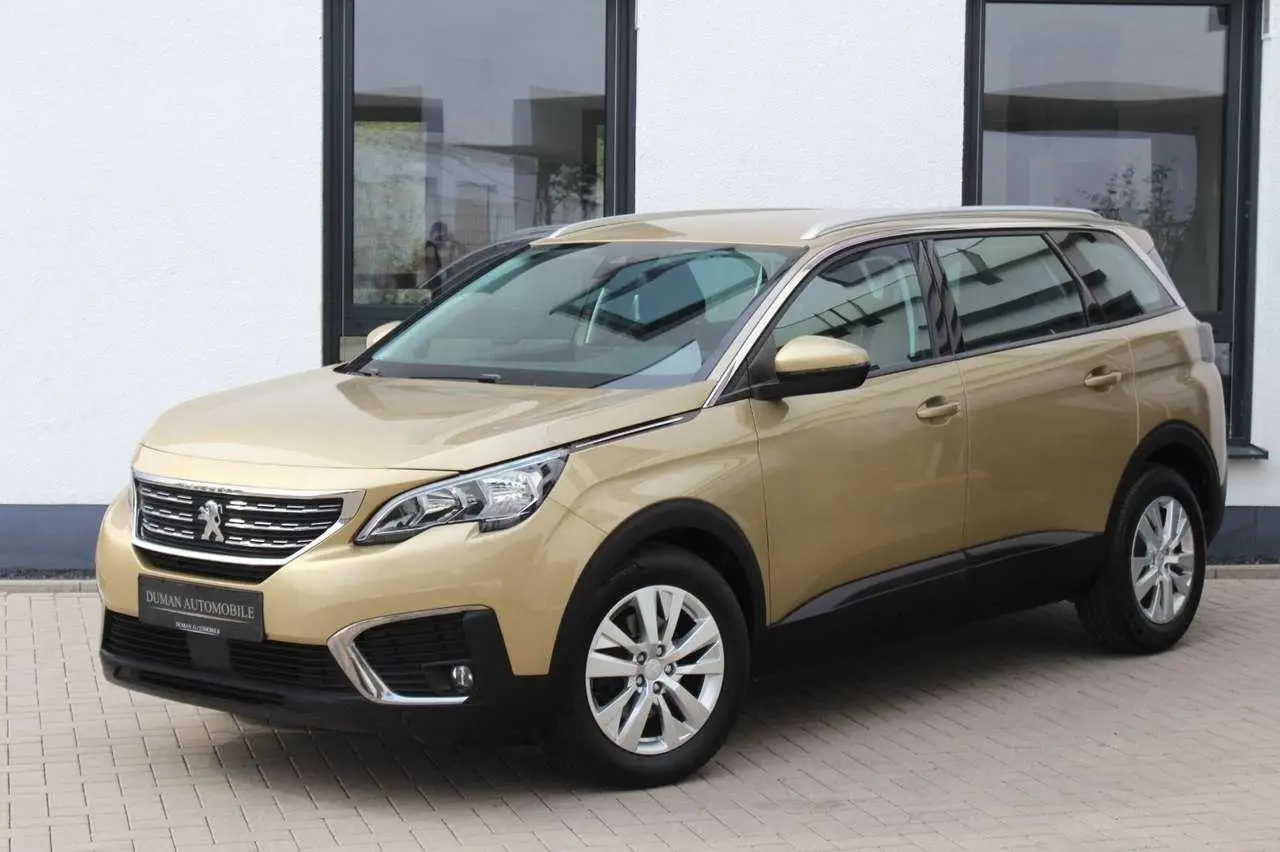 Photo 1 : Peugeot 5008 2018 Petrol