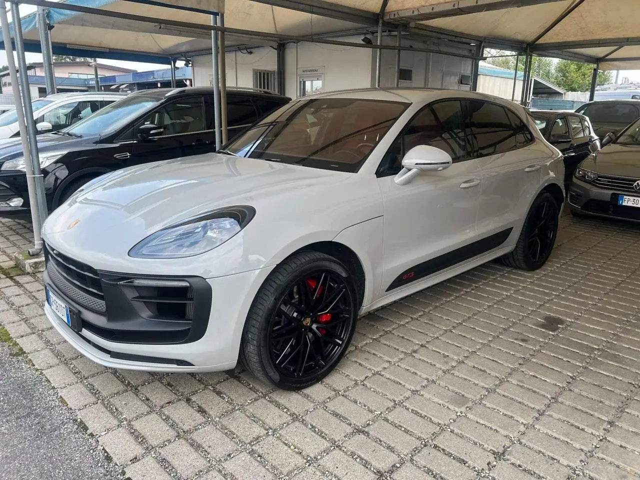 Photo 1 : Porsche Macan 2022 Petrol