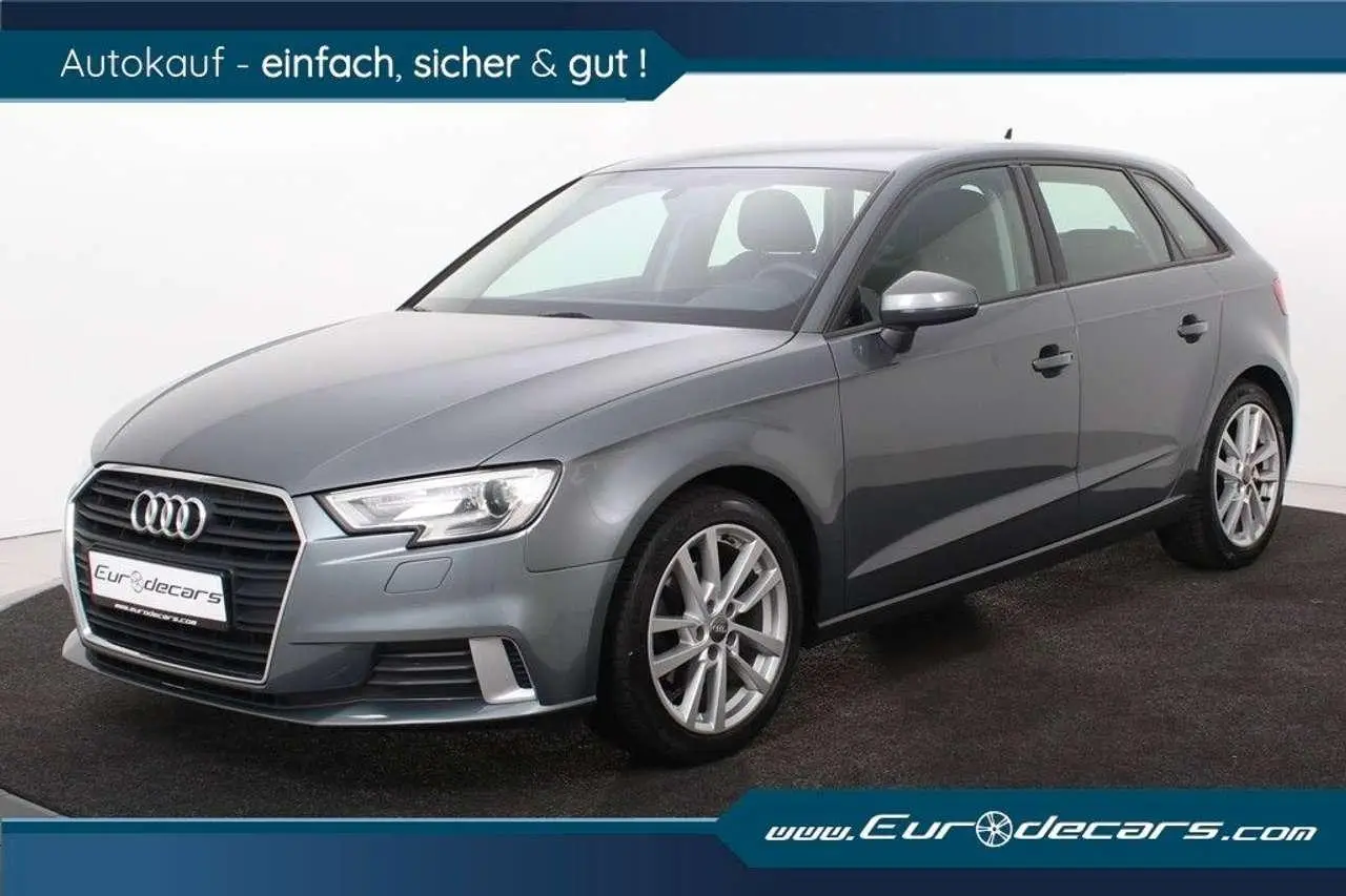 Photo 1 : Audi A3 2019 Petrol