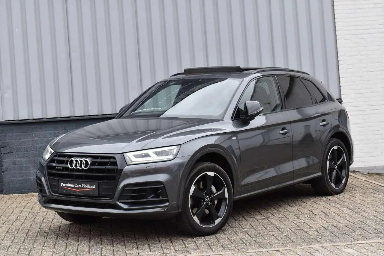 Photo 1 : Audi Q5 2020 Hybride