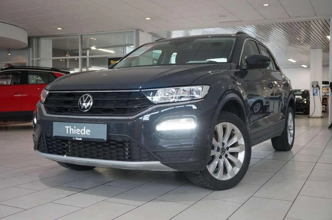 Photo 1 : Volkswagen T-roc 2021 Essence