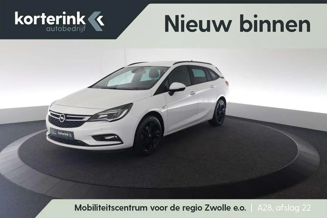 Photo 1 : Opel Astra 2018 Essence