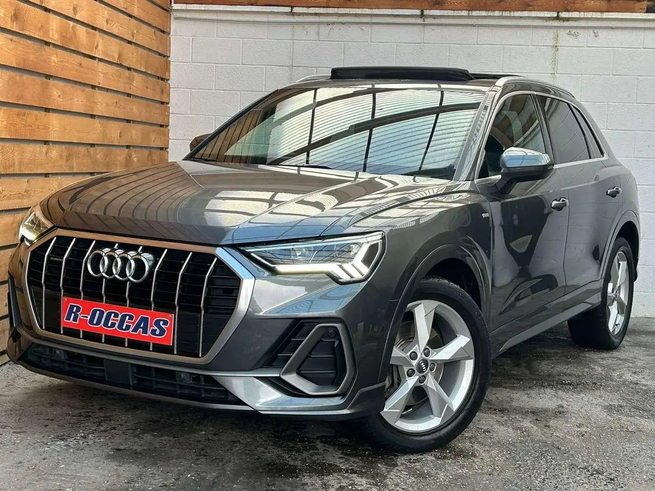 Photo 1 : Audi Q3 2019 Essence