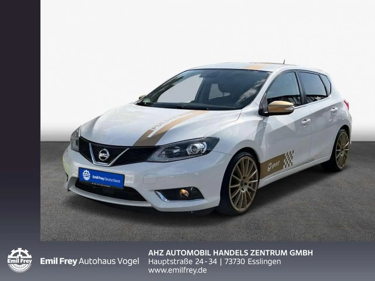 Photo 1 : Nissan Pulsar 2016 Petrol