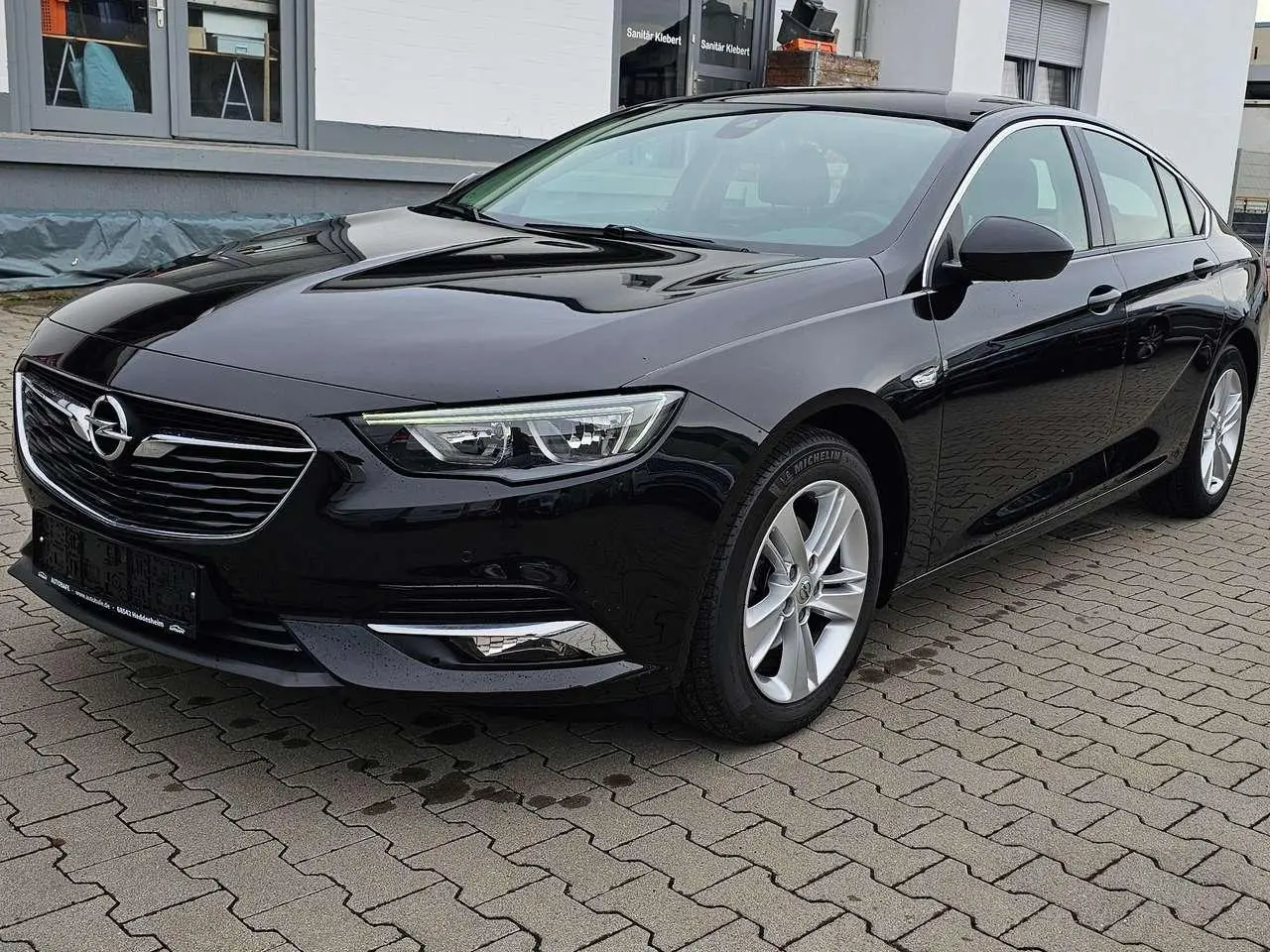 Photo 1 : Opel Insignia 2020 Essence