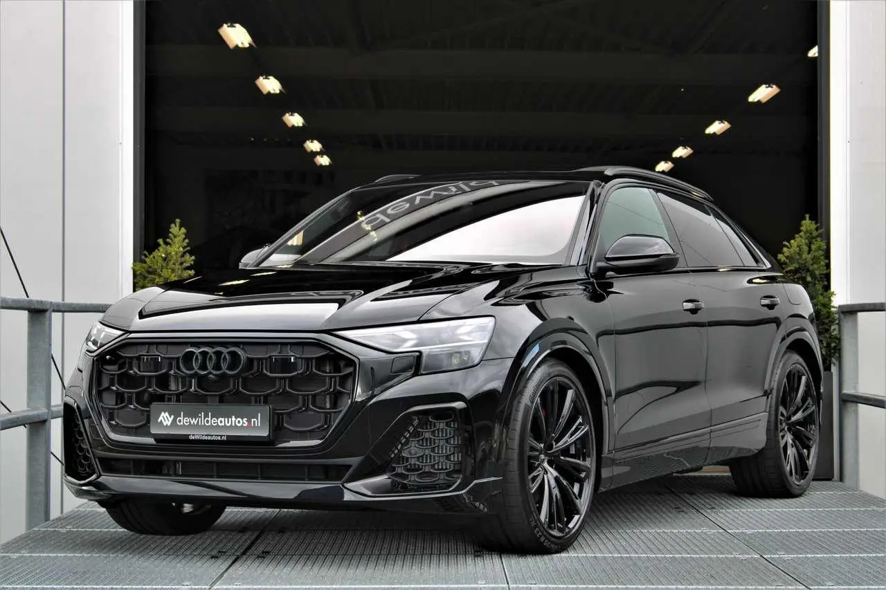 Photo 1 : Audi Q8 2024 Hybrid