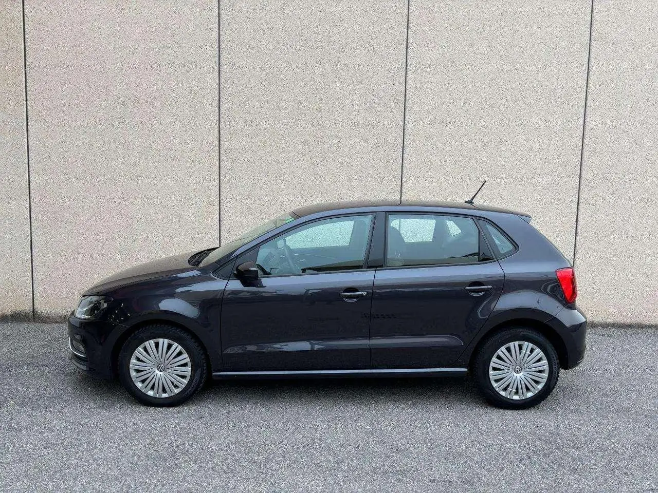 Photo 1 : Volkswagen Polo 2016 Petrol