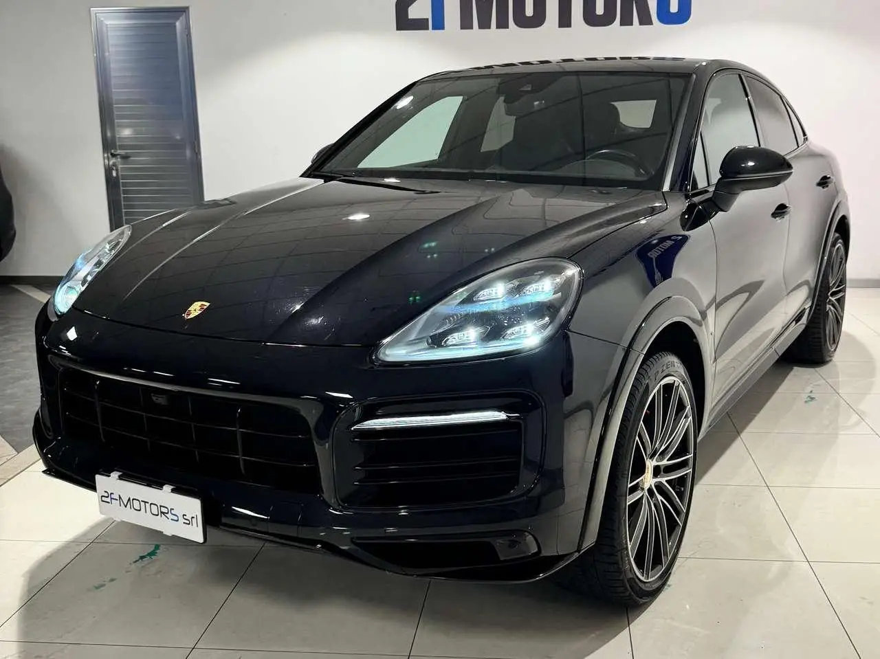 Photo 1 : Porsche Cayenne 2021 Essence