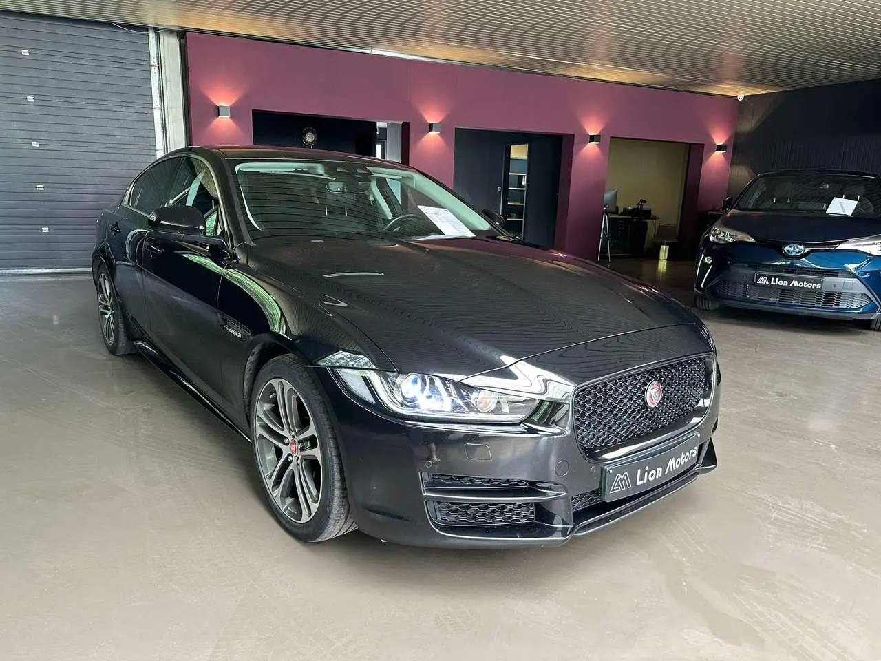 Photo 1 : Jaguar Xe 2019 Diesel