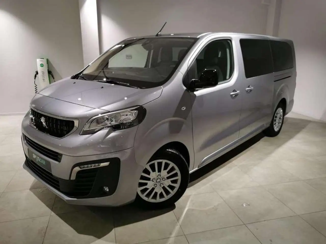 Photo 1 : Peugeot Traveller 2022 Diesel