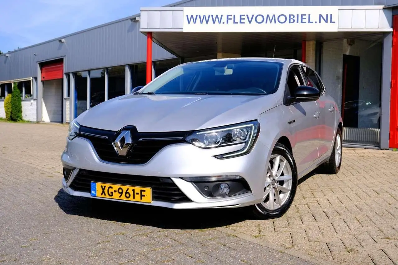 Photo 1 : Renault Megane 2018 Essence