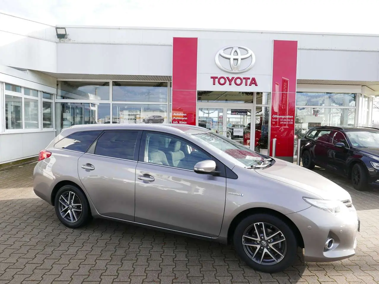 Photo 1 : Toyota Auris 2015 Hybrid