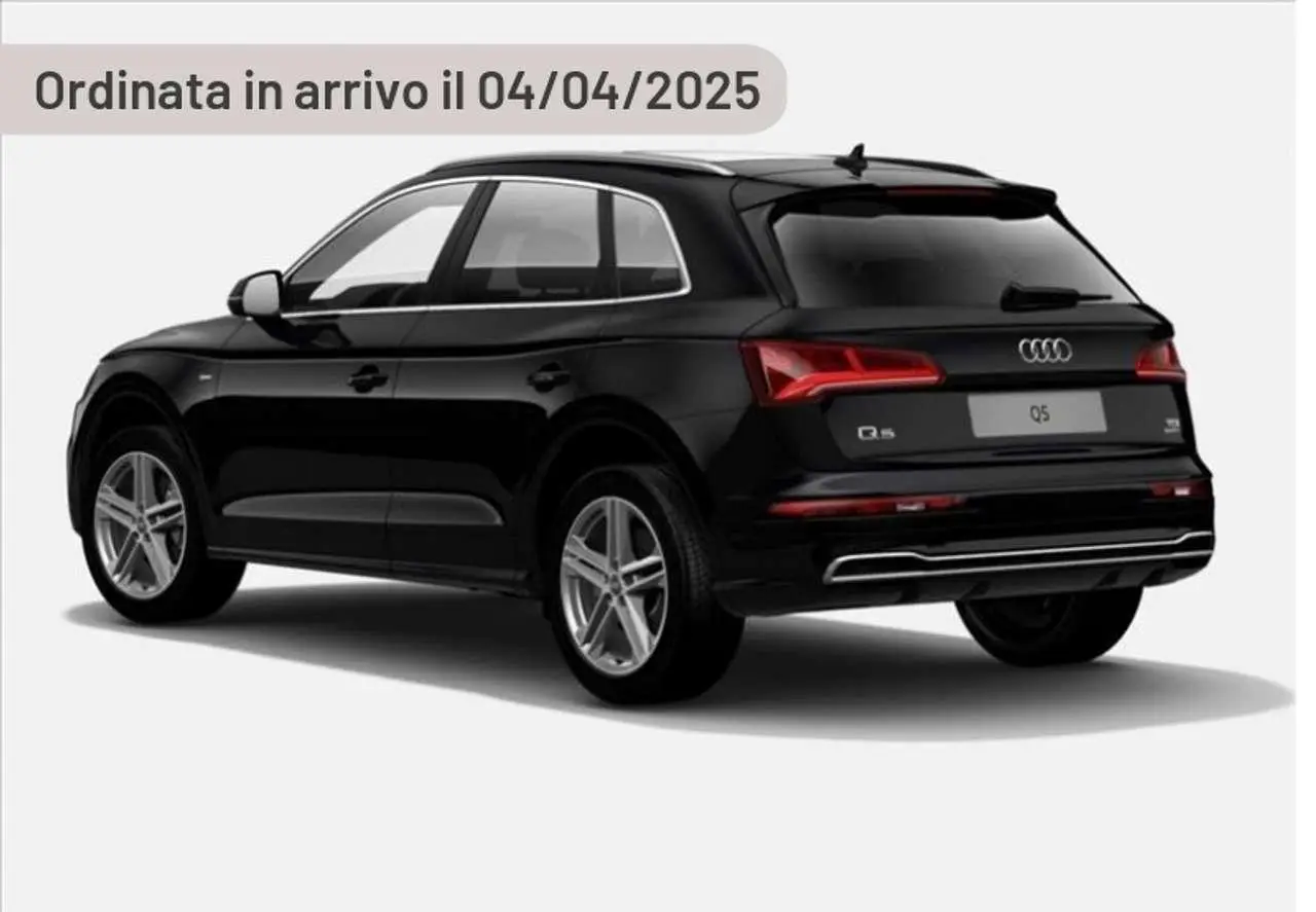 Photo 1 : Audi Q5 2024 Hybride