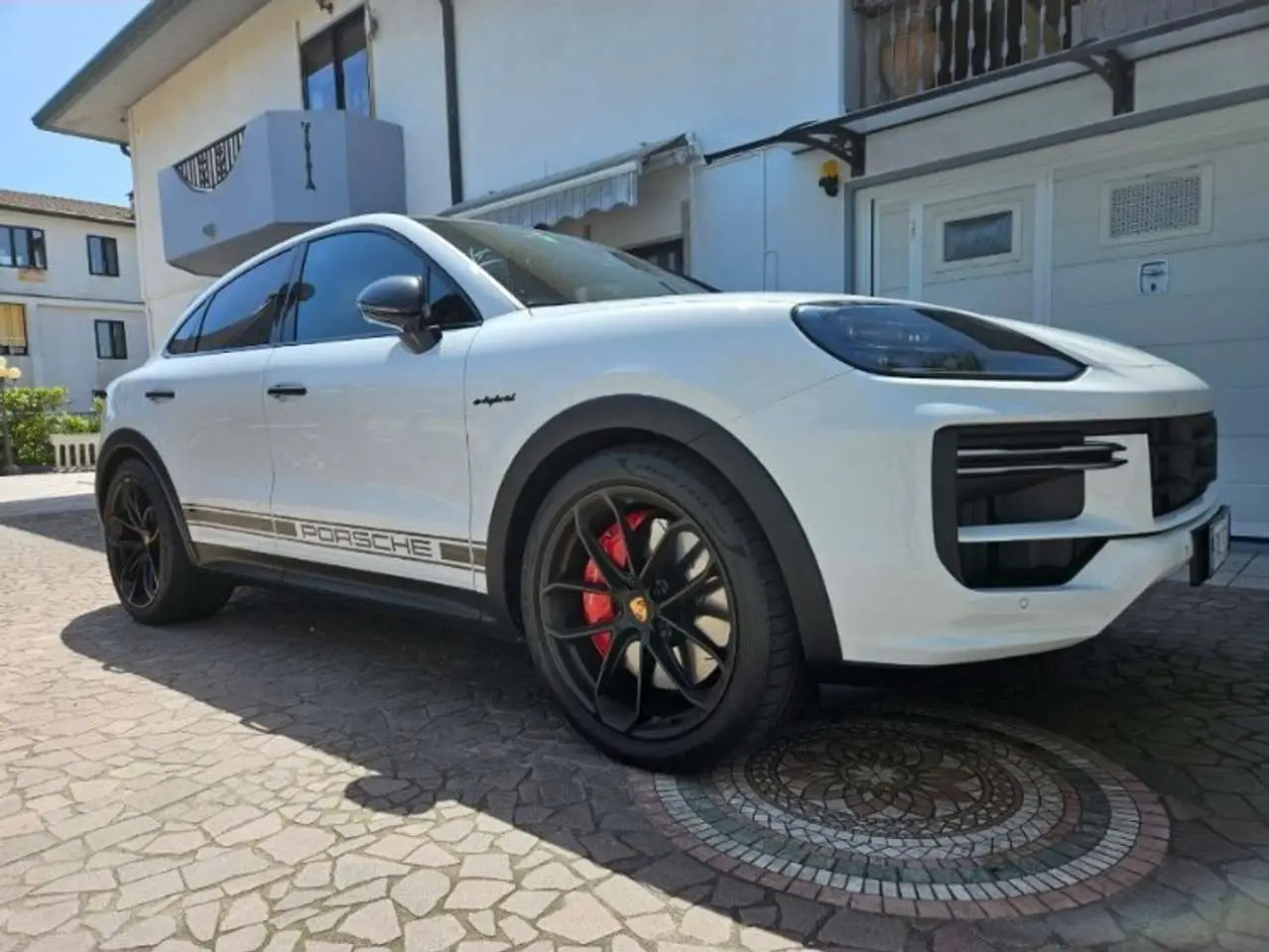 Photo 1 : Porsche Cayenne 2024 Petrol