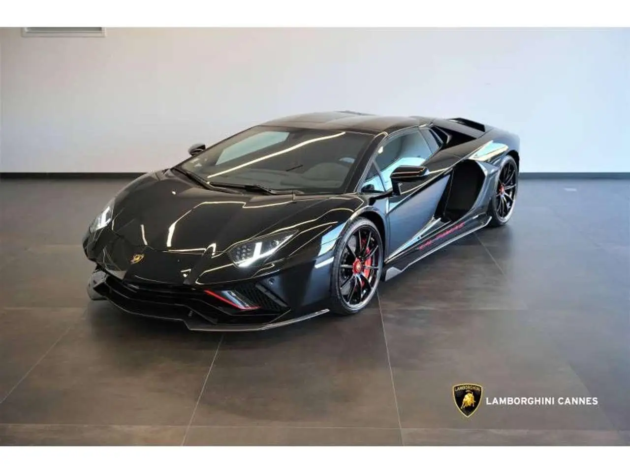 Photo 1 : Lamborghini Aventador 2022 Petrol