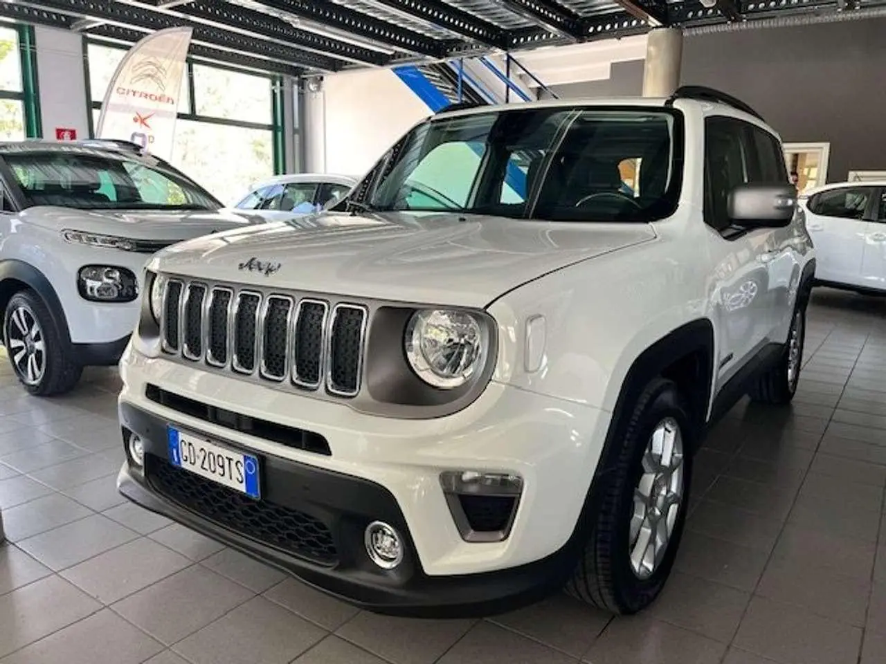 Photo 1 : Jeep Renegade 2020 Essence