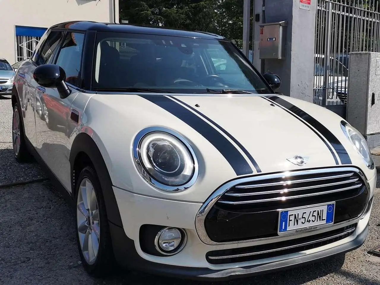 Photo 1 : Mini Cooper 2017 Diesel