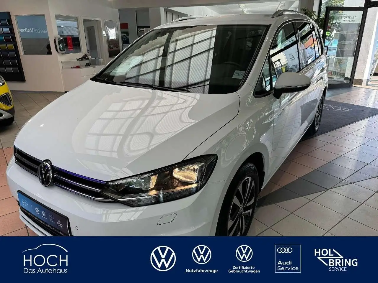 Photo 1 : Volkswagen Touran 2020 Essence