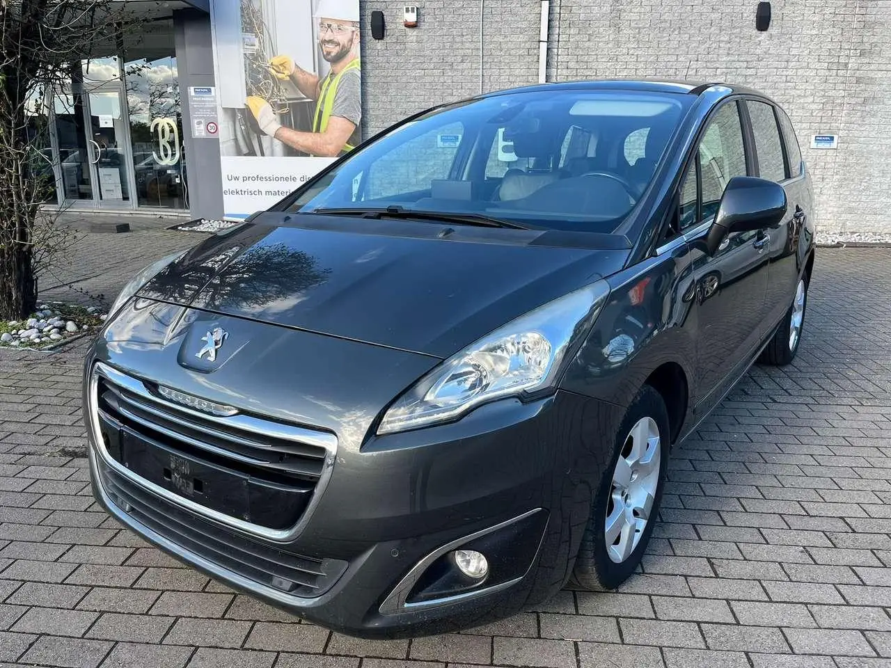 Photo 1 : Peugeot 5008 2016 Petrol