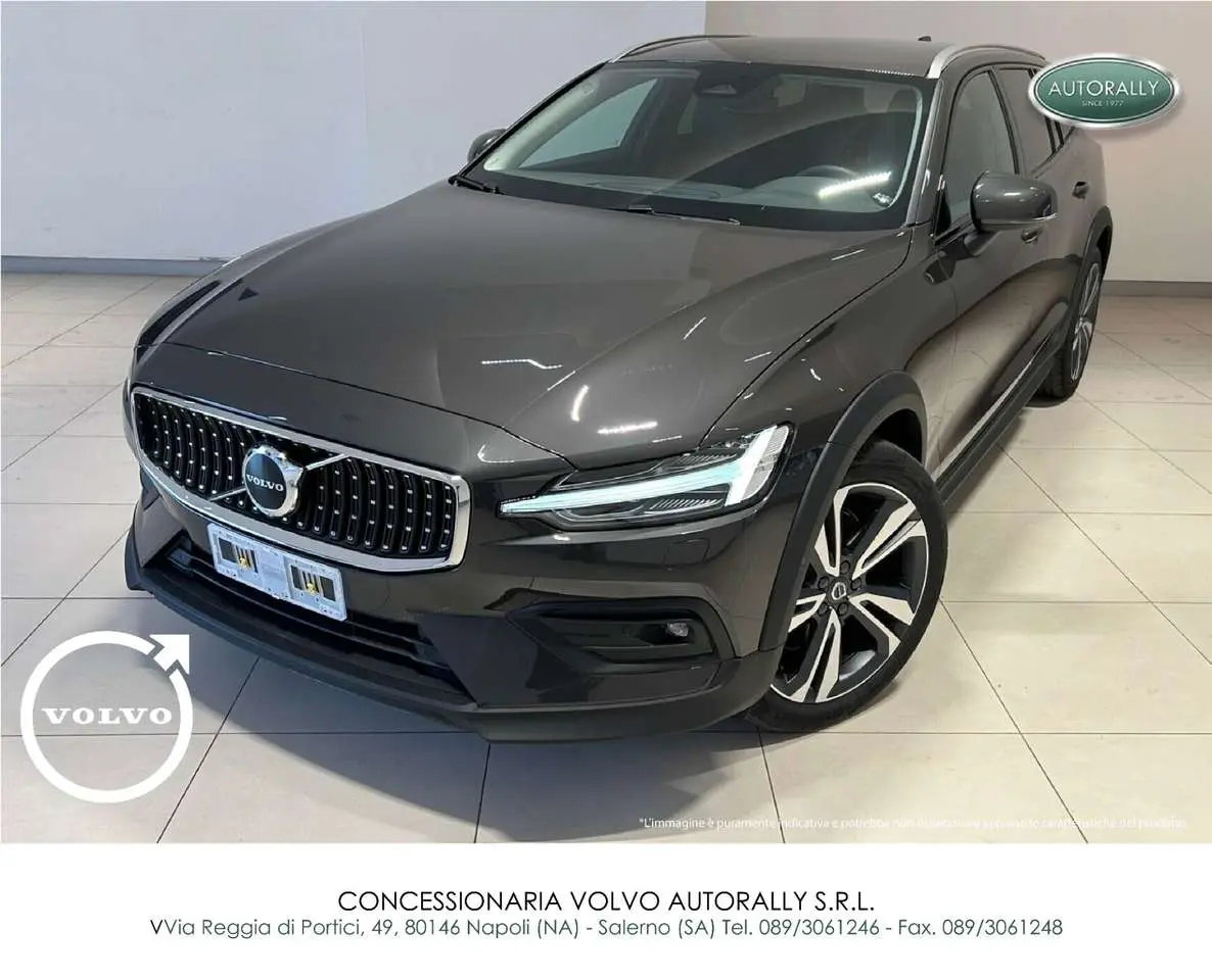 Photo 1 : Volvo V60 2024 Hybride