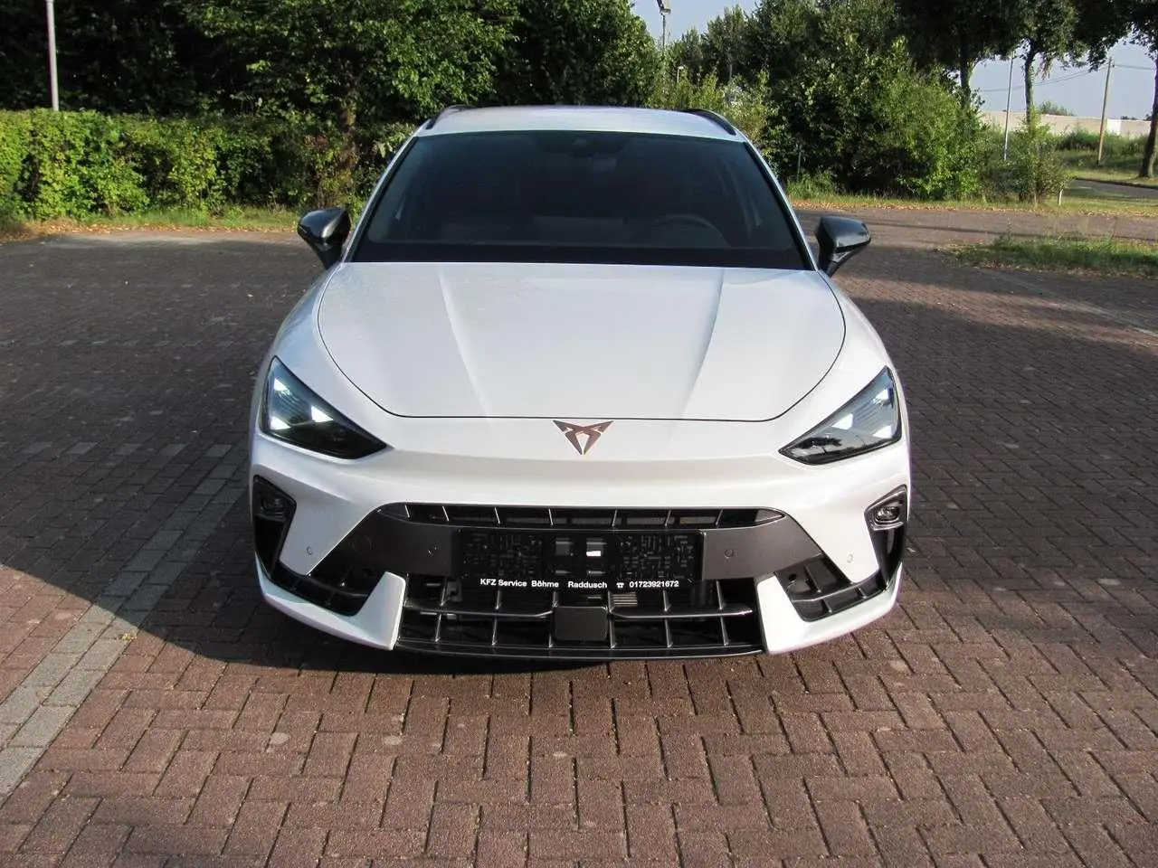 Photo 1 : Cupra Leon 2024 Petrol