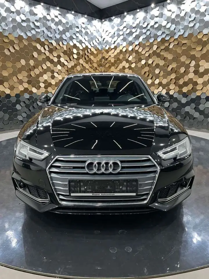 Photo 1 : Audi A4 2018 Diesel